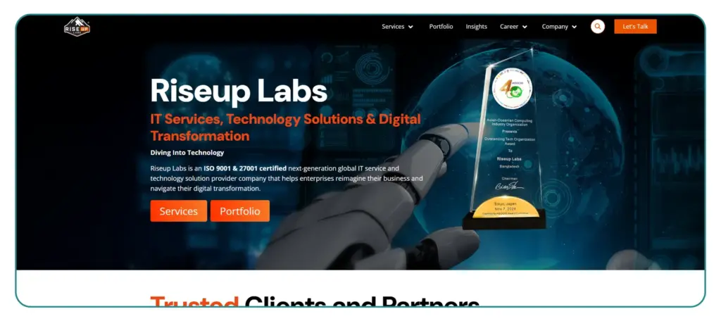 Screenshot of Riseup Labs homepage showcasing IT services, technology solutions, digital transformation, and ASCIO award.